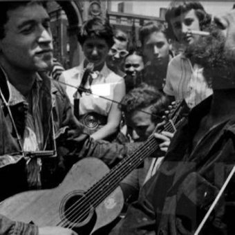 Woody Guthrie plays New York City’s Washington Square Park (1954 Photos)