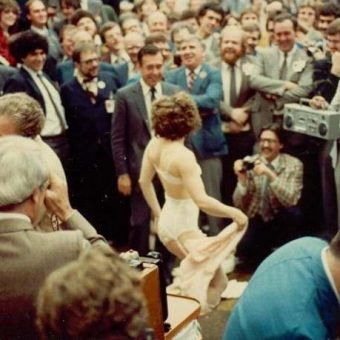 In The 1970s A Stripper Performed For ‘God’ At The Toronto Stock Exchange (Photos)