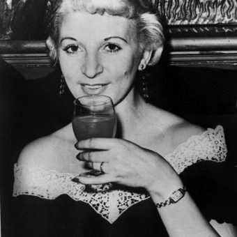 1955: Ruth Ellis Shoots Her Lover David Blakely Outside the Magdala Pub in Hampstead