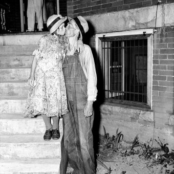 1937: Homer Peel, 34, Kisses His 12-Year-Old Bride Geneva On The Steps Of A Tennessee Courthouse