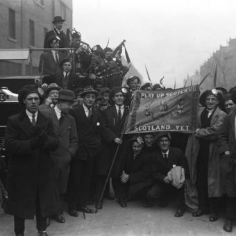 British Football Fans 1900-1930: Black Faces, Duck Hats And Living Dangerously