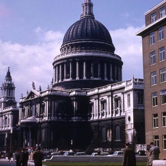 Fabulous Kodachrome Snapshots from a Day Trip to London in 1962