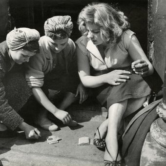 Roger Mayne – Brilliant Post-War Street Photography