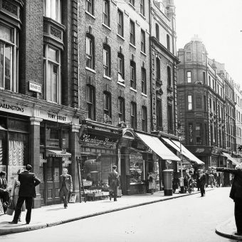 Fascinating Photos of Soho in the 1950s