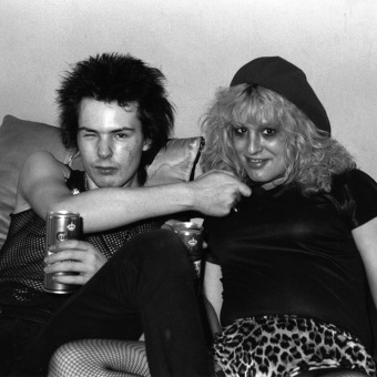 Rare Photos of Nancy And Sid Vicious At Johnny Rotten’s House In 1978