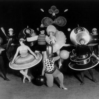Weirdly Wonderful Costumes From Oskar Schlemmer’s Das Triadische Ballett (1922)