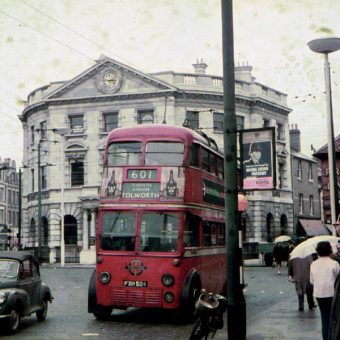 Evocative Photos of London Trolley Buses in 1962 – Their Final Year