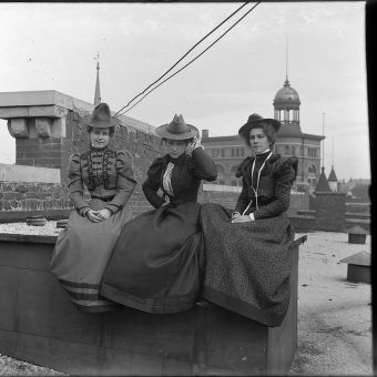 Workers On The Roof Of Chattanooga’s First Department Store (1898)