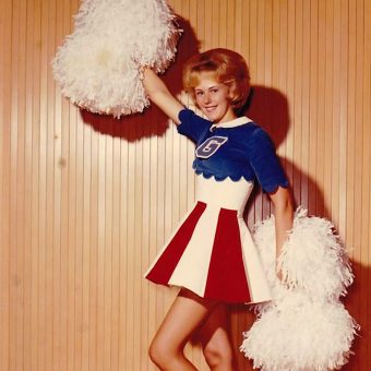 Gimme an “R” for Retro! 35 Vintage Photos of High School Cheerleaders (1970s-1980s)