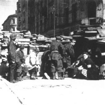 Photos From Behind The Barricades At The Warsaw Uprising (1944)